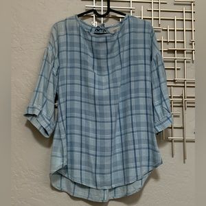 NWOT cloth & stone blue plaid top